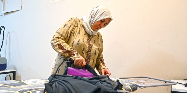 Karabağlar Belediyesi Tekstil Akademi Kadınların Hayatını Değiştiriyor