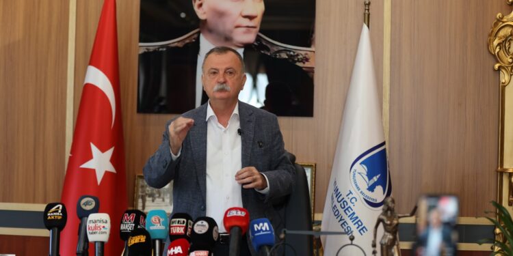 Yunusemre’de 3 mahallede yoğun mesai