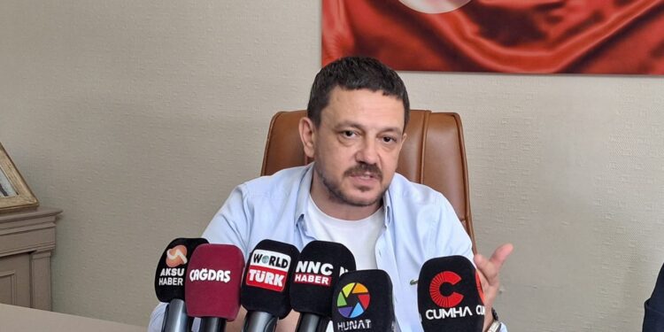 Gazeteciler, Aksu TV’de Medyanın Geleceğini Konuştu