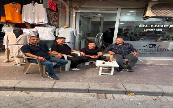 AK Parti Denizli İl Teşkilatından Berber Esnafına Çıkarma: “Esnafımızın Yanındayız”