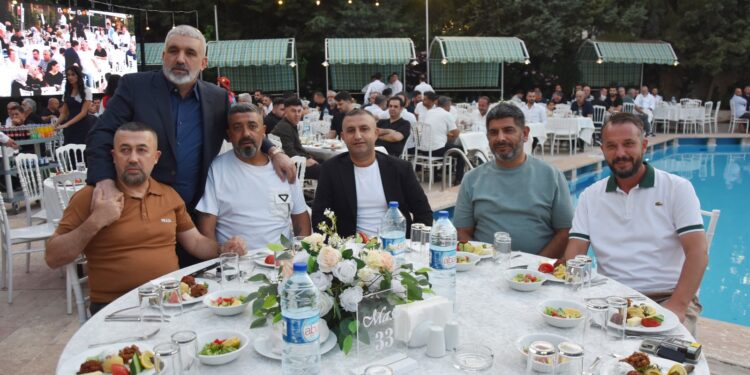 Tuncer Ailesinin Mutlu Günü: Talha Hüseyin ve Mustafa İlyas Erkekliğe İlk Adımını Attı