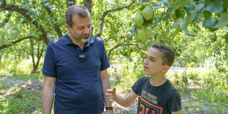 Gürsu’nun Küçük Çiftçisi İbrahim Bilgisiyle Şaşırttı