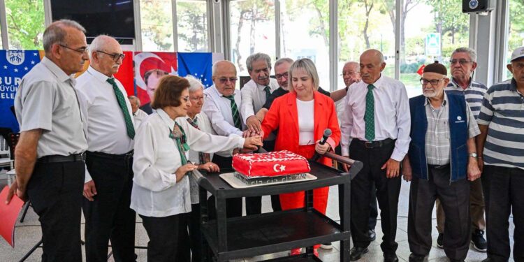 Bursa’da 30 Ağustos Zafer Bayramı Huzurevinde Kutlandı