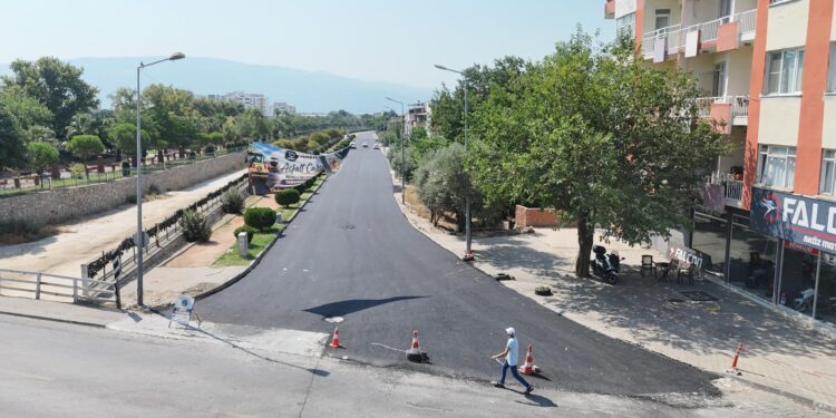 Nazilli Belediyesi’nden Uçak Pisti Gibi Yol