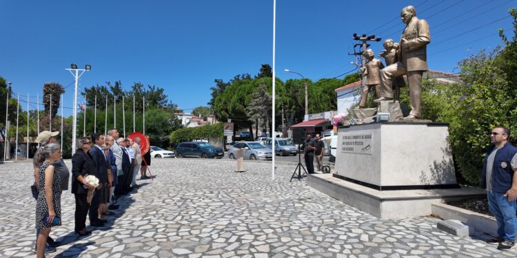 CHP Foça Yönetimi Göreve Atatürk’ün Huzurunda Söz Vererek Başladı
