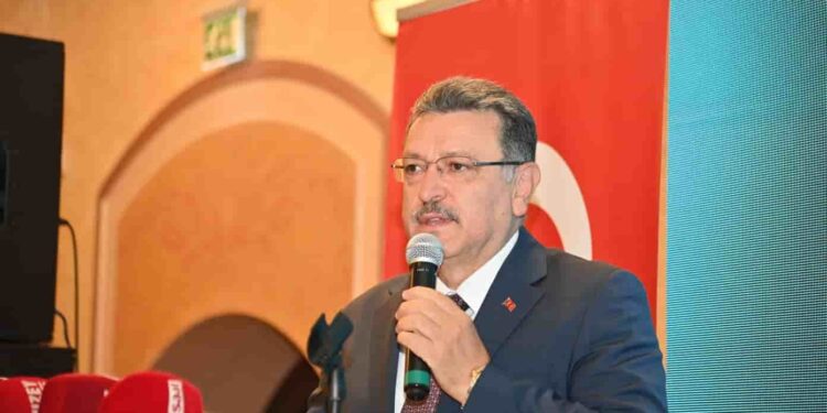 Ahmet Metin Genç: ”Türkçeyi korumak hepimizin görevidir”