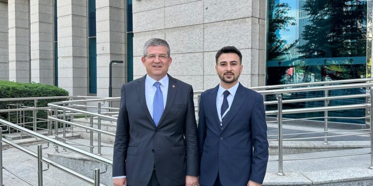 AK Parti Denizli Gençlik Kolları’ndan Üye Çalışmasında Rekor: 30 Büyükşehir Arasında 3. Oldu!