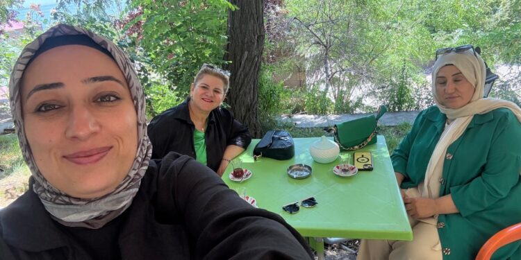 Manisa Ahlatlılar Ahlat’da Kahvaltıda Buluştu
