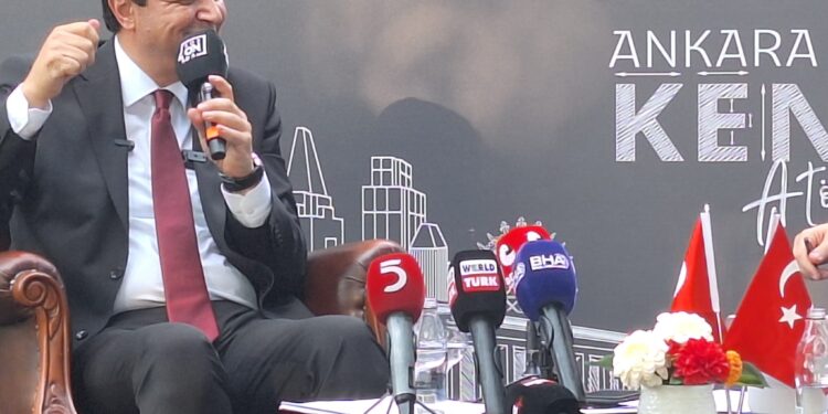 Mahmut Arıkan: “Futbol takımı tutar gibi parti tutma anlayışını değiştirmeliyiz”