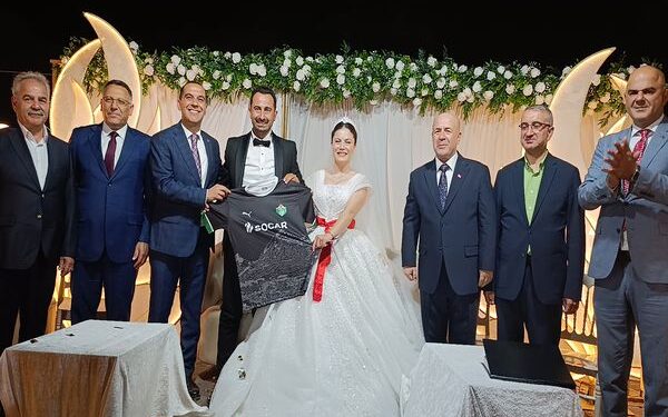 Tuzluca Belediye Başkanı, Yeğeninin Nikahını Kıydı