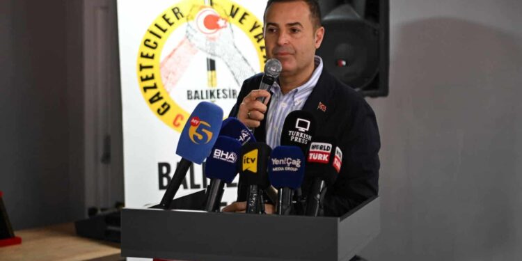 Ahmet Akın: Yapay Zekâ Dünyanın Geleceğine Yön Veriyor