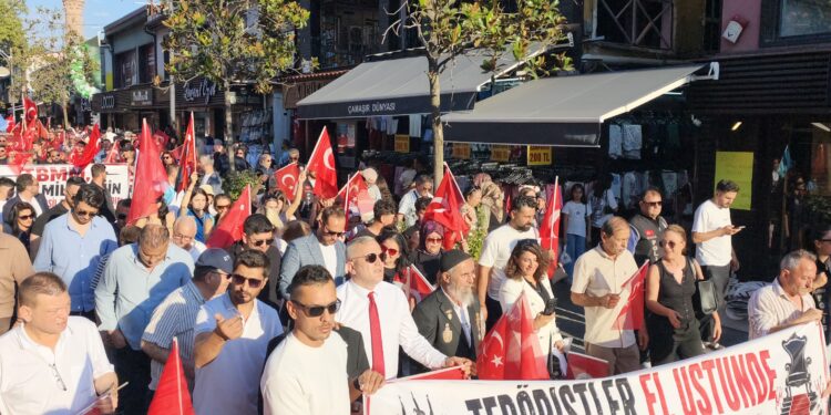 Bursa Cumhuriyet Caddesi’nde “Affa Hayır” Mesajı