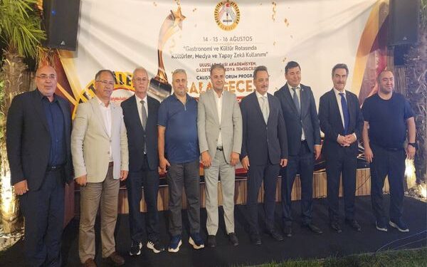 Balıkesir’de Gazetecilik Mesleğine Emek Verenlere “Hasan Basri Çantay Basın Emek ve Onur Ödülü”