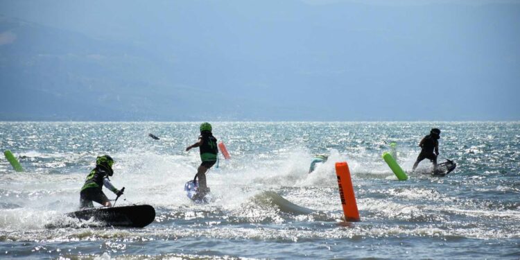 İznik Gölü’nde MotoSurf ve Sujeti Heyecanı Yaşandı