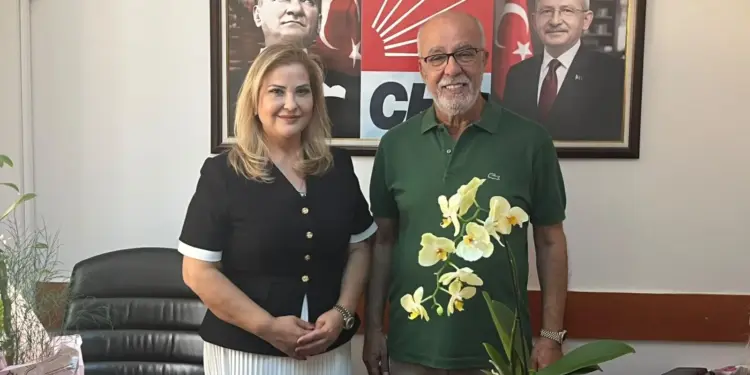 Dilek Köktaş Gündoğdu, CHP Karşıyaka Kadın Kolları Başkanlığına Seçildi