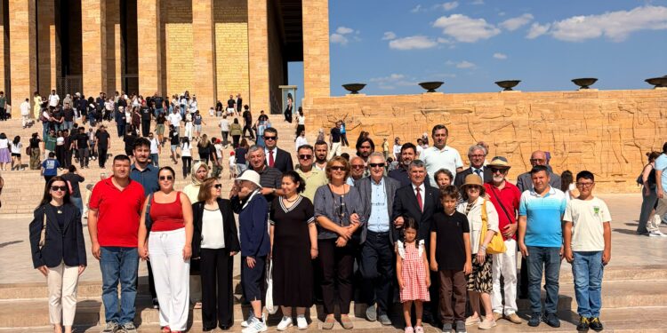 Ankara Balıkesirliler Derneği’nden Anıtkabir’de Anlamlı Tören