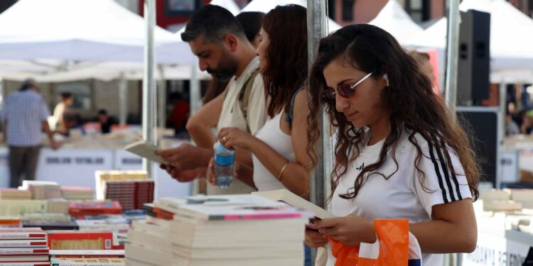 Mudanya 8. Kitap Fuarı Kapılarını Kitapseverlere Açtı