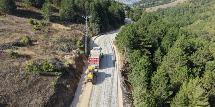 Osmangazi’nin 3 Mahallesinde Yollar Yenileniyor