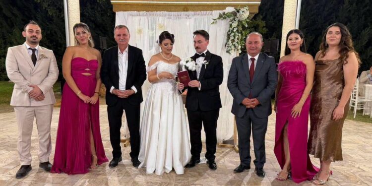 Özbilgin ve Neşeli Ailelerinin Mutlu Günü