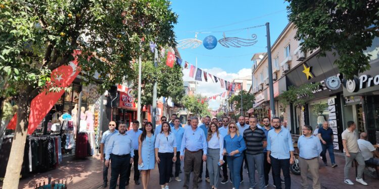 Mavi Liste Ekibi Uzun Çarşıda Esnaf İle Buluştu