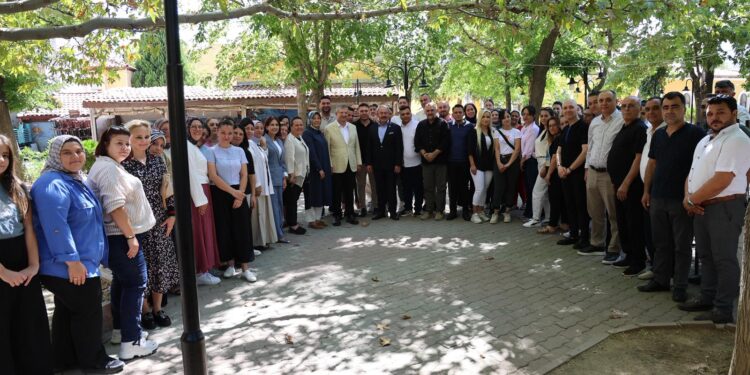AK Parti heyeti Buldan’da