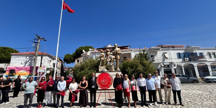 Foça Örgütü CHP’nin 103.Kuruluş Yıldönümünü Kutladı