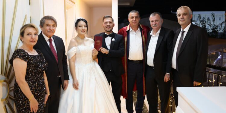Manisa Protokolü Bu Düğünde Buluştu