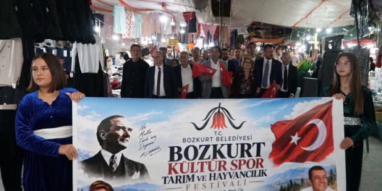 Bozkurt Festivali’nde Coşku Kortej ve Mavi Gri Konseriyle Zirve Yaptı