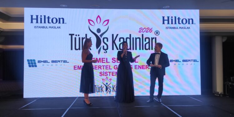 Türk İş Kadınları Töreninde Manisalı İş Kadını Emel Sertel’e Ödül