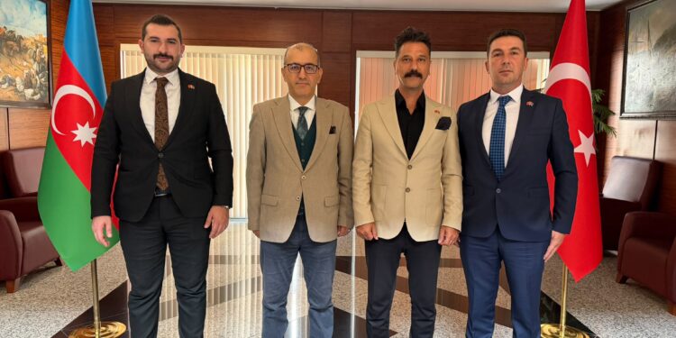Hoşgül’den Bakü’de Büyükelçi Akgün’e Ziyaret