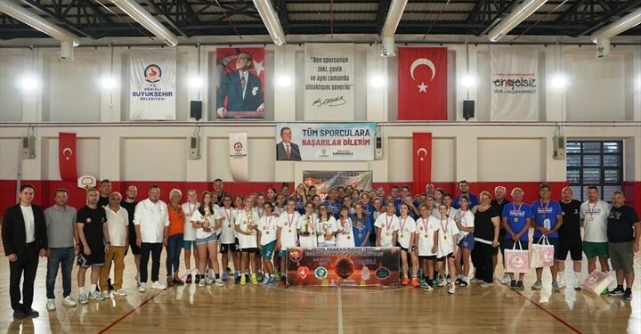 Denizli’de Ege’nin İki Yakası Basketbolla Buluştu