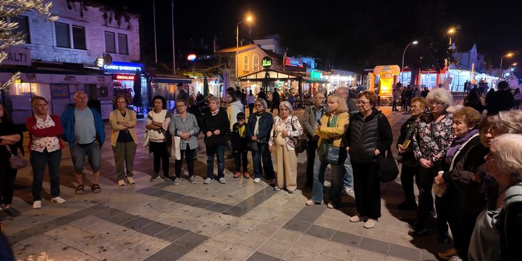 Ankara Gar katliamında Ölenler Foçada Anıldı