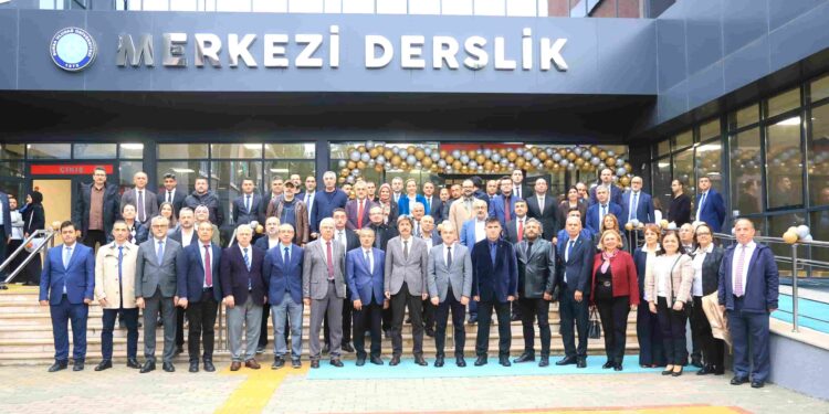 BUÜ’de Merkezi Derslik, Rektörlük Binası ve Sanat Galerisi Açıldı