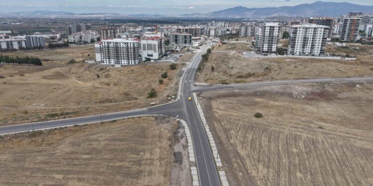 Ataşehir Ve Harmandalı’da Yollar Yenileniyor