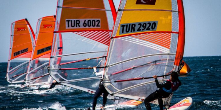 TYF Yelken Liginde Yarış Maratonu Foça’da Başladı