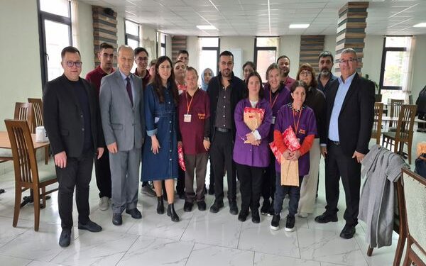 Uşak’ta Mert Sevinç’inDoğum Günü Sevgi Kafe’de Kutlandı