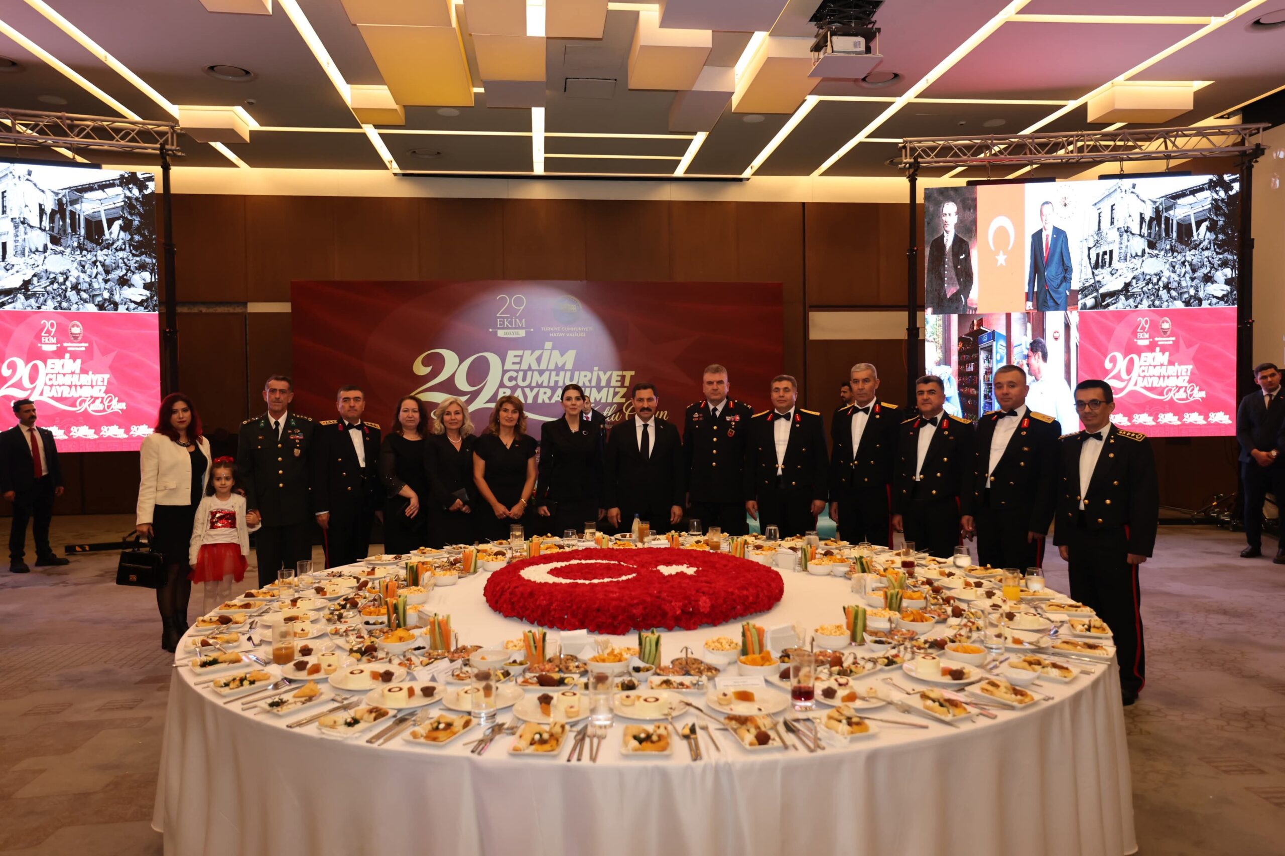 Hatay’da Cumhuriyet Bayramı Kabul Töreni Düzenlendi