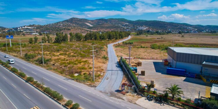 Dörttepe Ve Meşelik’te Sathi Kaplama Çalışmaları Yapılıyor