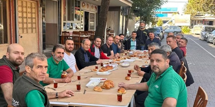 Başkan Ümit Kaya’dan Esnafla Güçlü İletişim Vurgusu