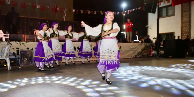 Türkiye’nin İlk Giritliler Kültür Festivali Yunusemre’de Düzenlendi