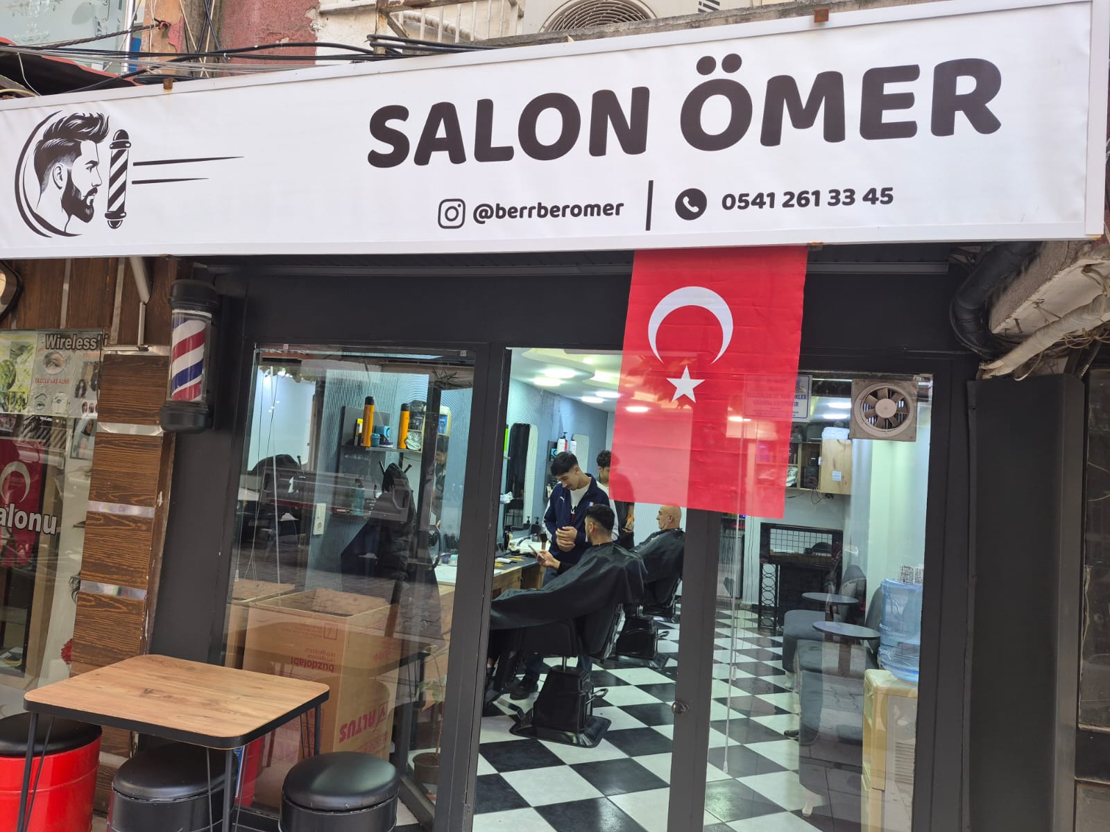 Manisa’da Berber Ömer Öz’den Örnek Dayanışma: Askıda Tıraş Dönemi